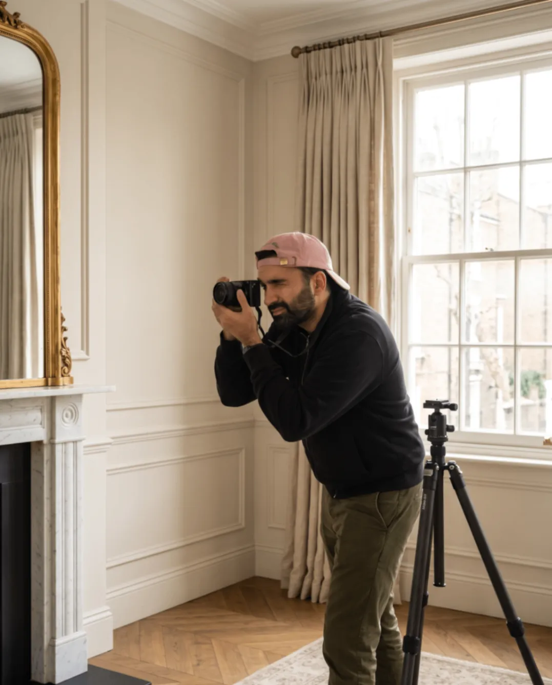 Julien Rashti photographing a bright, elegant London interior